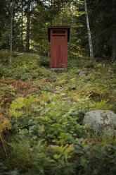 Toilet in forest - FOLF05444