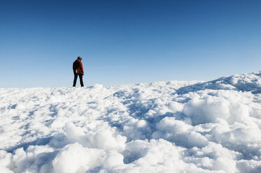 Mann im Schnee - FOLF05480