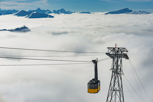 Deutschland, Bayern, Allgäu, bei Oberstdorf, Seilbahn zur Station Hoefatsblick, Nebelhorn - WGF01175