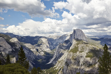 Hohe Berge im Yosemite-Nationalpark - FOLF05781