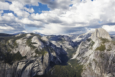 Hohe Berge im Yosemite-Nationalpark - FOLF05782