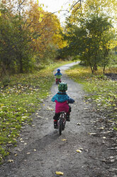 Boys cycling - FOLF06057