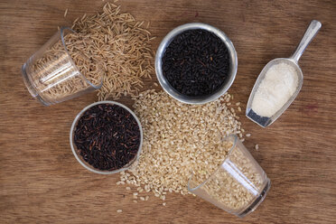 Verschiedene Arten von Reis und Reismehl - EVGF03344