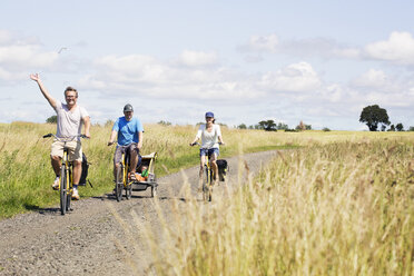 Family cycling on Ven, Sweden - FOLF06460