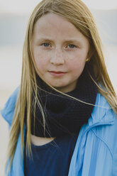Portrait of young girl - FOLF06534