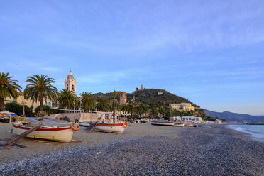 Italy, Liguria, Riviera di Ponente, Noli, fishing boats at beach in the morning light - LBF01873