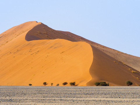 Afrika, Namibia, Namib-Wüste, Naukluft-Nationalpark, Sossusvlei, Düne 45, lizenzfreies Stockfoto