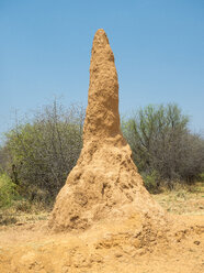Afrika, Namibia, Termitenhügel - RJF00795