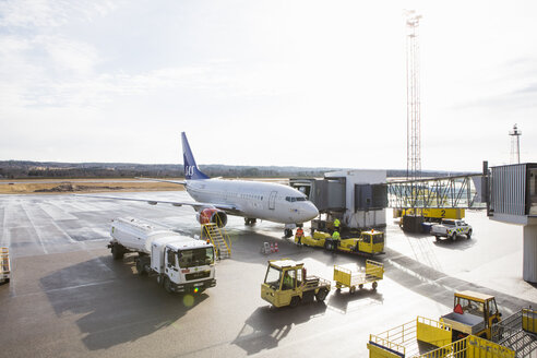 Flugzeug auf der Startbahn - FOLF07114