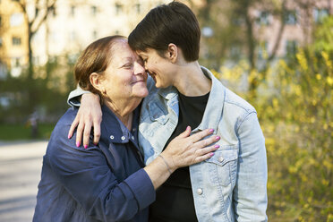 Two women embracing - FOLF07325