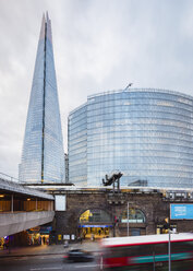 Shard London Bridge an einem bedeckten Tag - FOLF07398