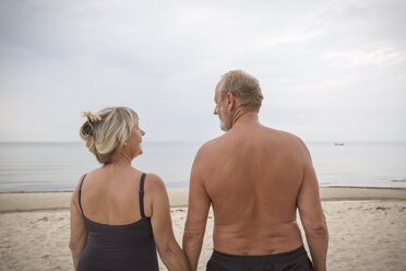 Älteres Paar am Strand - FOLF07775