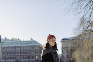 Portrait of woman in city - FOLF07843