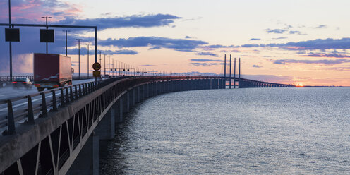 Öresundbrücke bei Sonnenuntergang - FOLF07896