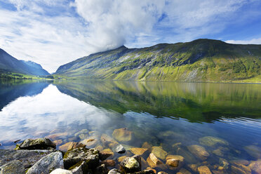 Blick auf die Landschaft in More og Romsdal, Norwegen - FOLF07924