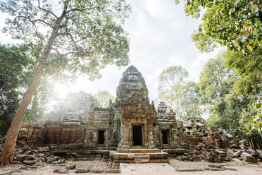 Angkor Wat temple against sky - CAVF34226