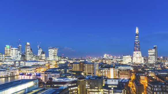 Großbritannien, London, Stadtbild und Themse Panoramablick in der Abenddämmerung - WPEF00156
