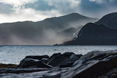 Norway, Lofoten Islands, Gravdal, coast and sea - WVF00940