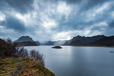 Norwegen, Lofoten-Inseln, Küste und Meer - WVF00958