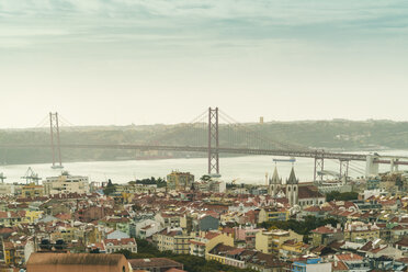 Portugal, Lisbon, view to the city with Ponte 25 de Abril in the background - TAMF01009