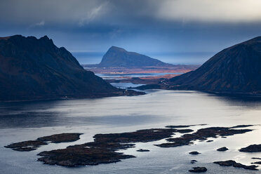 Norway, Lofoten Islands, Henningsvaer - WVF00985