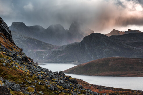 Norway, Lofoten Islands, near Kvalvika Beach - WVF01016