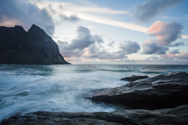 Norway, Lofoten Islands, Kvalvika Beach in the evening - WVF01023