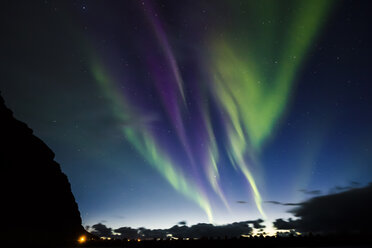 Norway, Lofoten Islands, Eggum, northern lights - WVF01040