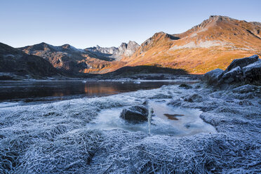 Norway, Lofoten Islands, winter landscape - WVF01055