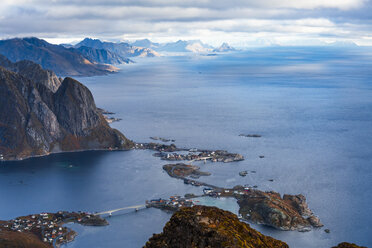 Norwegen, Lofoten, Reine, Blick von Reinebringen - WVF01087