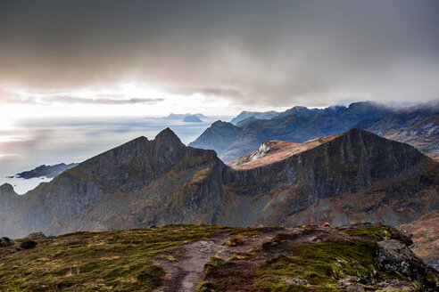 Norwegen, Lofoten, Reine, Blick von Reinebringen - WVF01090