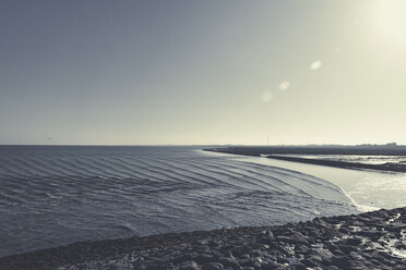 Germany, East Frisia, Neuharlingersiel beach at flood - DWIF00904