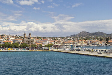 Griechenland, Aegina, Blick auf den Hafen - MAMF00007