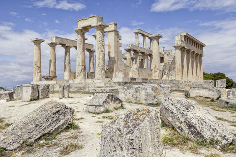 Griechenland, Aegina, Blick auf die Ruine des Tempels von Aphaea, lizenzfreies Stockfoto