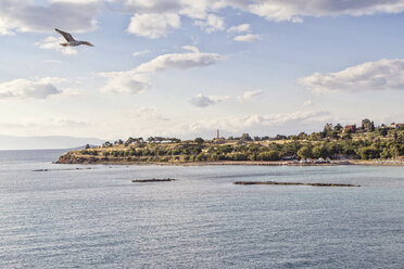 Greece, Aegina, view to the coast - MAMF00013