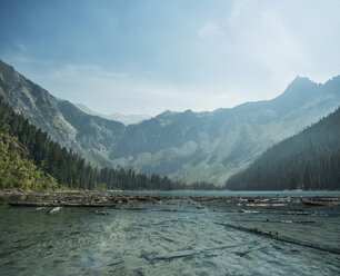 Blick auf den Glacier National Park gegen den Himmel - CAVF35632