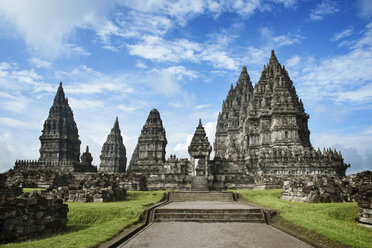 Prambanan-Tempel gegen den Himmel - CAVF37475