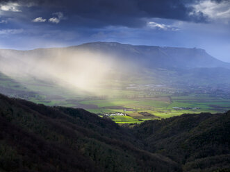 Spain, Basque Country, Euskadi, Canyon del Nervion, stormy atmosphere - LAF02003