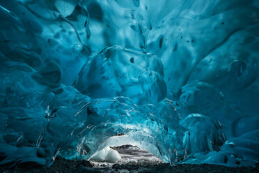 Blaue Gletschereishöhle am Mendenhall-Gletscher - CAVF38661