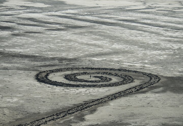 High angle view of spiral pattern on sand at Great Salt Lake - CAVF38782