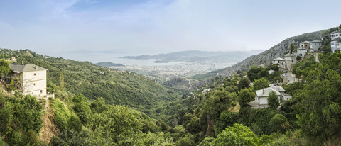 Griechenland, Thessalien, Volos, Makrinitsa, Balkon des Berges Pelion, Pagasetischer Golf, lizenzfreies Stockfoto