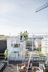 Bauarbeiter auf der Baustelle - MASF05196