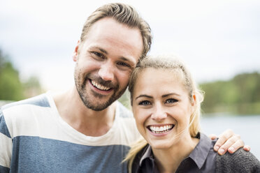 Portrait of happy couple outdoors - MASF05480