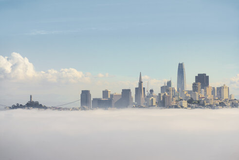 USA, California, San Francisco, fog - MKFF00351