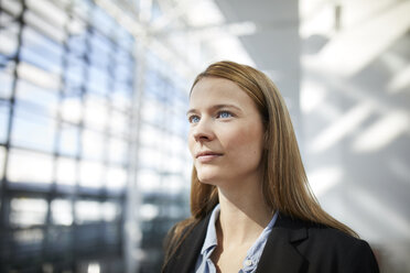 Portrait of young businesswoman - PNEF00609