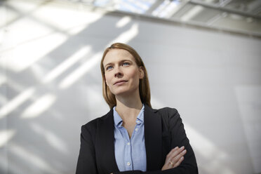 Portrait of young businesswoman - PNEF00610