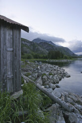 Haus am Strand mit Bergen - MASF06712