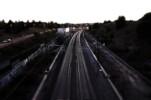 Tilt-Shift-Bild von Eisenbahnschienen - CAVF47321