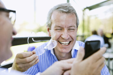 Happy man with glasses - MASF06953