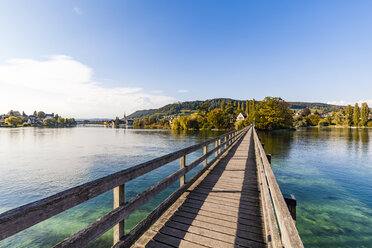 Schweiz, Thurgau, Bodensee, Rhein, Blick auf die Insel Werd, Steg - WDF04616